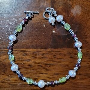 Elegant Pearl and Bead Bracelet